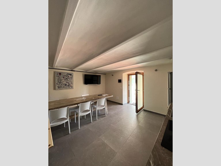 Casa Semi Indipendente in Affitto a Aulla, 2'000€, 180 m², arredato