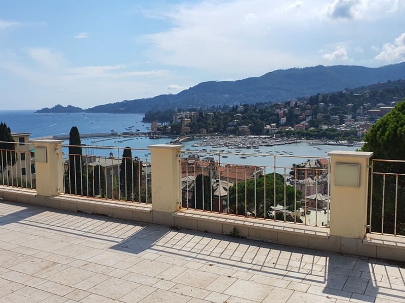 Quadrilocale in Vendita a Rapallo, 920'000€, 180 m²