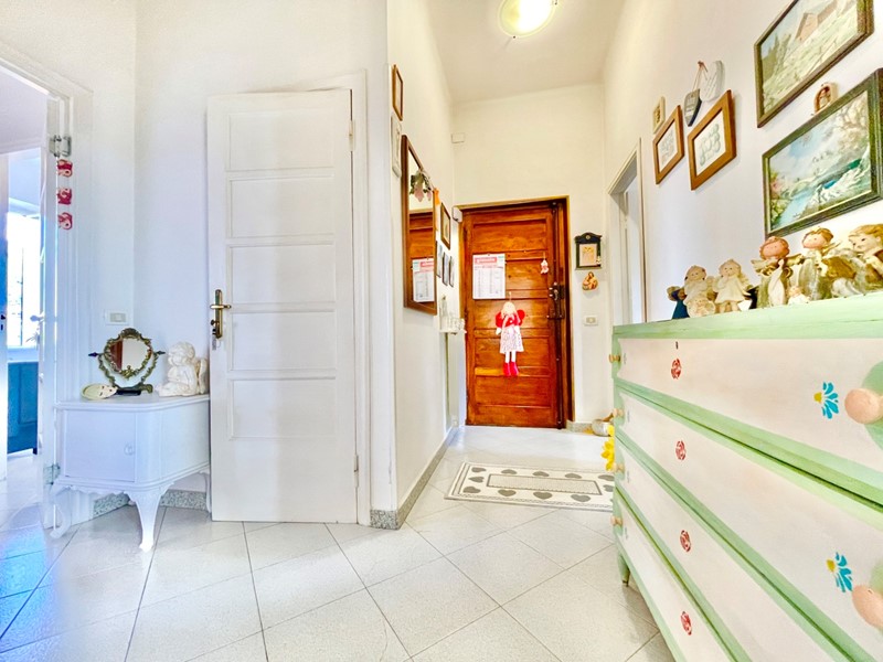 Appartamento in Vendita a Montignoso, 149'900€, 102 m², arredato, con Box