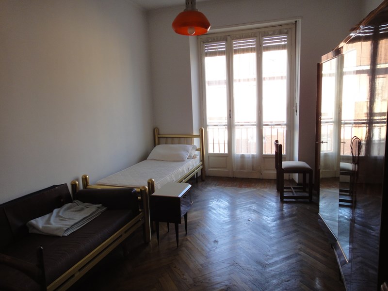 Stanza in Affitto a Torino, zona lingotto mirafiori, 460€, 80 m², arredato