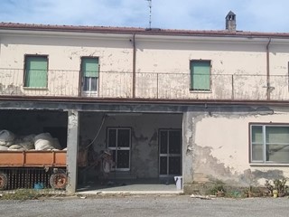 Casa Indipendente in Vendita a Savignano sul Rubicone, 300 m²