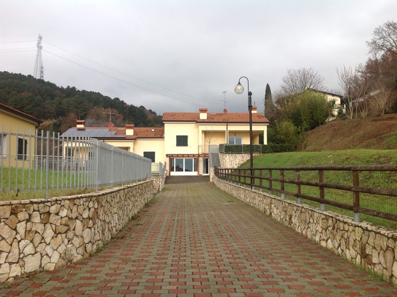 Casa Semi Indipendente in Vendita a Sarzana, 425'000&euro;, 248 m², con Box