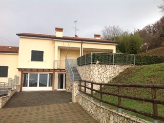 Casa Semi Indipendente in Vendita a Sarzana, 425'000&euro;, 248 m², con Box