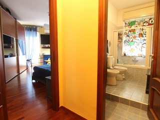 Trilocale in Vendita a Siracusa, zona Piazza della Vittoria, 88'000&euro;, 75 m²