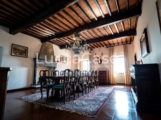 Casale in Vendita a Camaiore, zona Gombitelli, 1'800'000&euro;, 2140 m², arredato