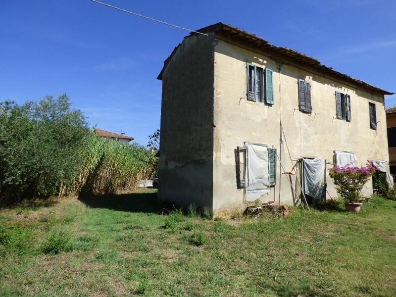 Casa Indipendente in Vendita a Fucecchio, zona Massarella, 69'000€, 150 m²