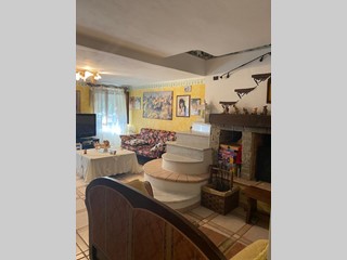 Quadrilocale in Vendita a Carrara, 140'000€, 70 m², arredato