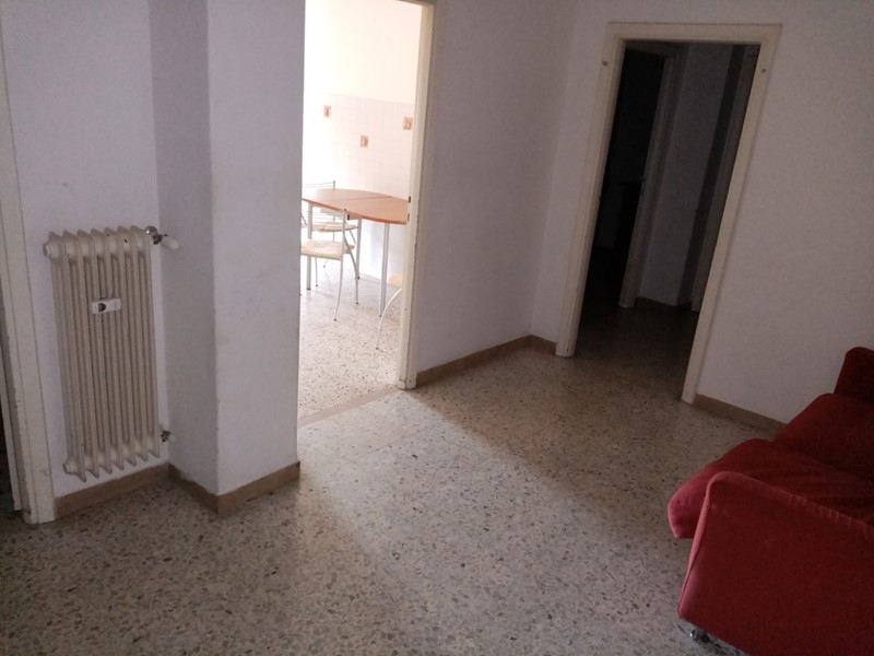 Quadrilocale in Vendita a Terni, 50'000€, 70 m², arredato