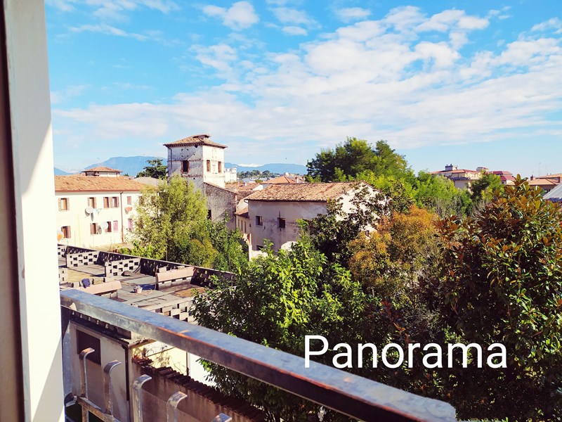 Appartamento in Vendita a Conegliano, zona centro, 164'000€, 140 m²