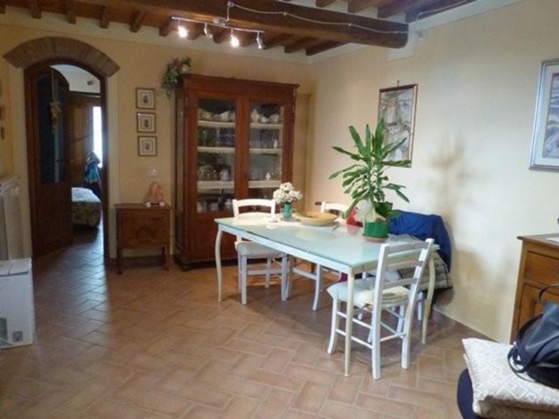 Casa Semi Indipendente in Vendita a Lucca, zona Pieve Santo Stefano, 295'000€, 230 m²