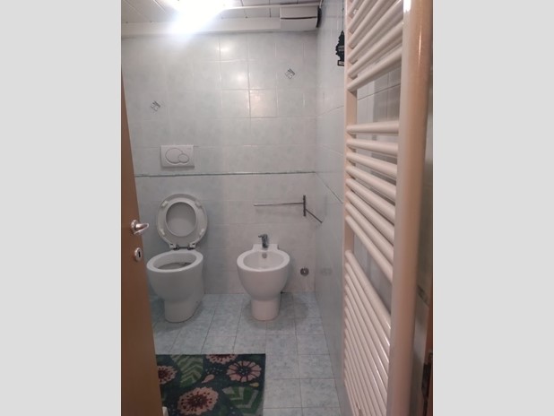 Appartamento in Vendita a Jesi, 70'000€, , arredato, con Box