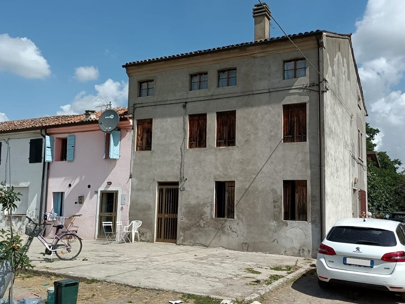 Casa di corte in Vendita a Zimella, zona Santo Stefano, 100'000€, 185 m²