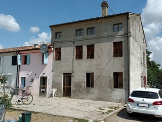Casa di corte in Vendita a Zimella, zona Santo Stefano, 100'000€, 185 m²