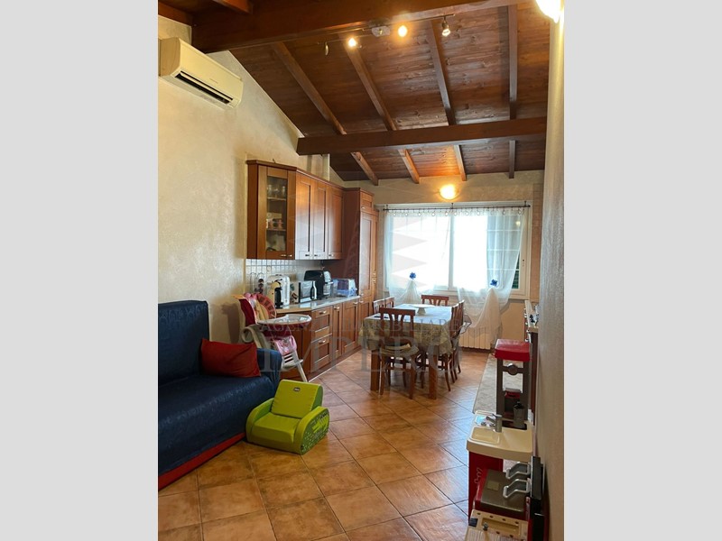 Trilocale in Vendita a Camporosso, 90'000€, 50 m², arredato