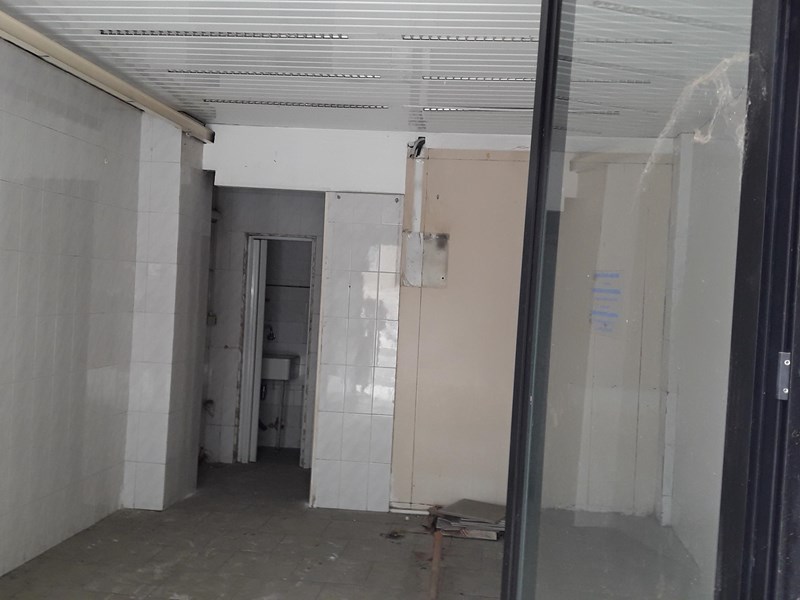 Negozio in Affitto a Bari, zona carrassi, 550€, 35 m²