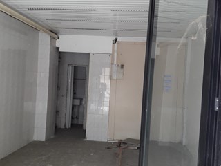 Negozio in Affitto a Bari, zona carrassi, 550€, 35 m²