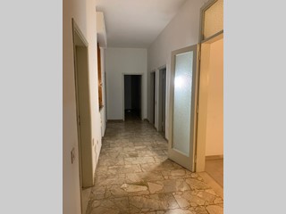 Appartamento in Vendita a Empoli, 220'000€, 110 m², con Box