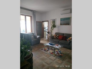 Appartamento in Vendita a Vinci, zona Sovigliana, 200'000€, 110 m², con Box