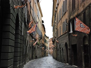 Attività commerciale in Vendita a Siena, 140'000€, 220 m²