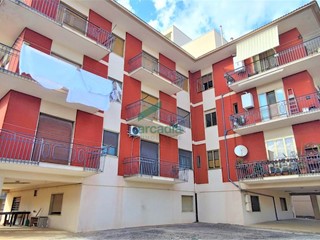 Appartamento in Vendita a Turi, zona Turi, 68'000€, 181 m²