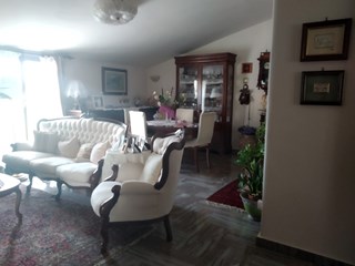Quadrilocale in Vendita a Valverde, zona belfiore, 155'000€, 130 m²