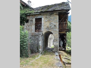 Casale in Vendita a Varzo, 20'000€, 28 m²