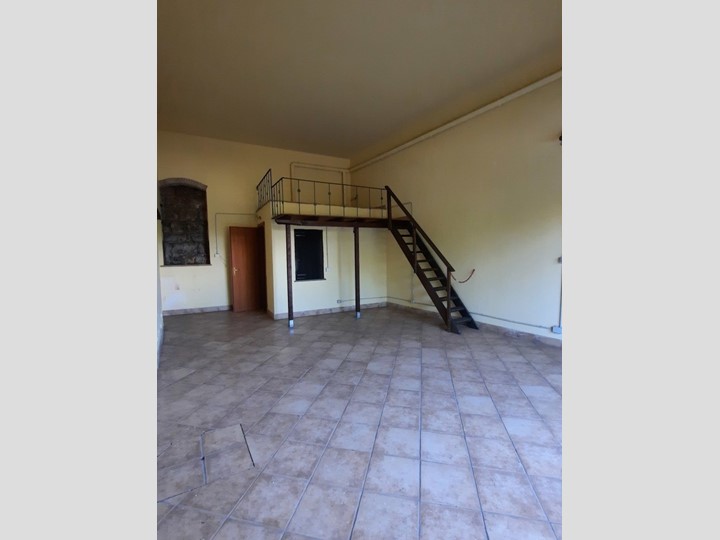 Immobile commerciale in Vendita a Morlupo, 35'000&euro;, 49 m²