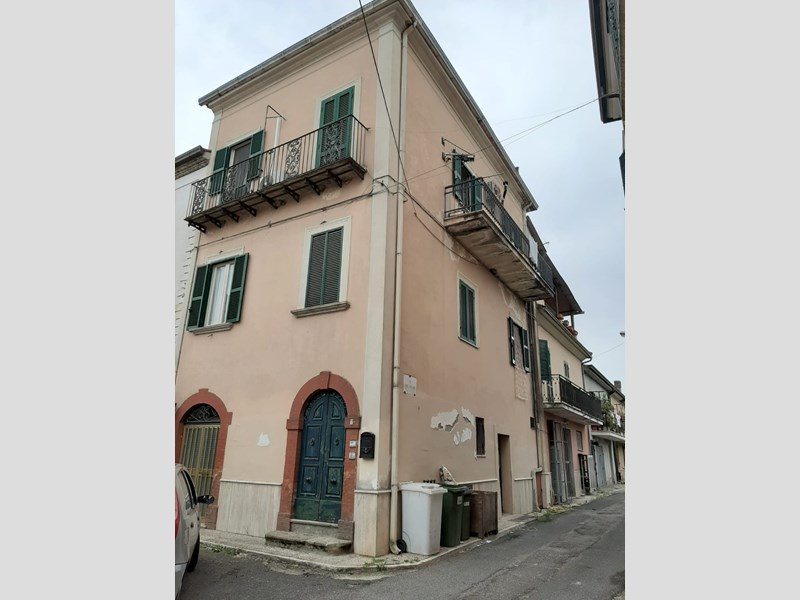 Appartamento in Vendita a Arce, zona centrale, 60'000€