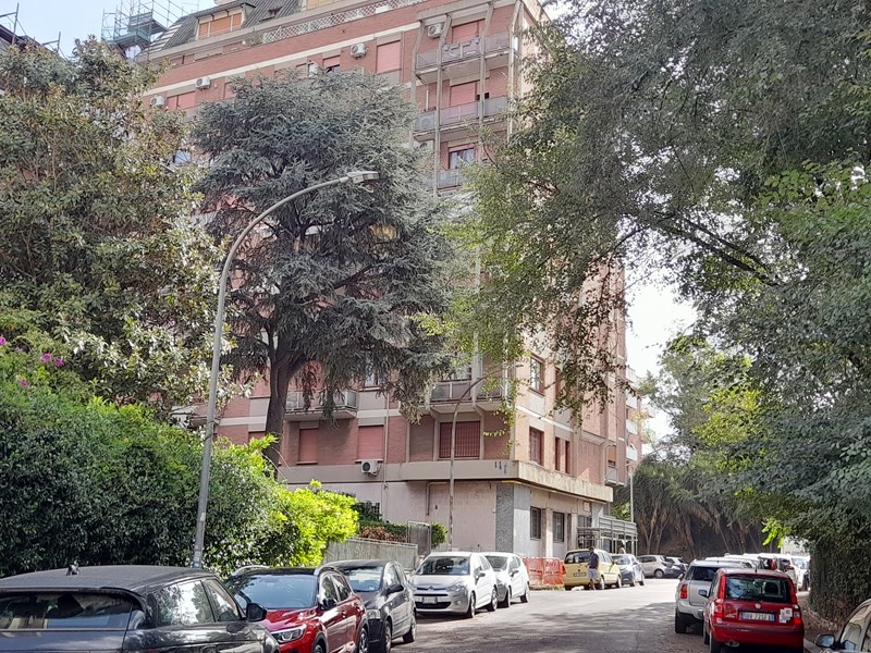 Appartamento in Vendita a Roma, zona viale Marconi Roma, 500'000€, 170 m²
