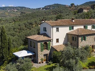 Casale in Vendita a Lamporecchio, 1'350'000€, 550 m²