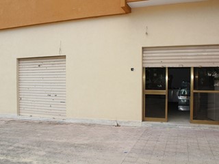 Negozio in Vendita a Canosa di Puglia, 79'000€, 105 m²