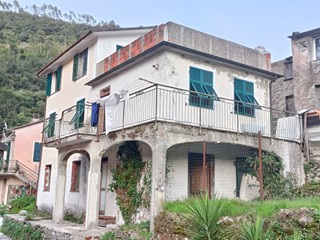 Casa Indipendente in Vendita a Ne, zona Caminata, 135'000€, 180 m²