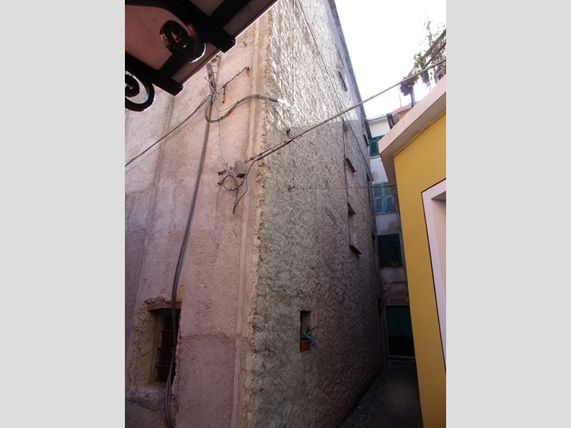 Casa Indipendente in Vendita a Deiva Marina, 370'000€, 250 m²