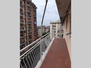 Quadrilocale in Vendita a Genova, zona San Fruttuoso, 68'000€, 55 m²