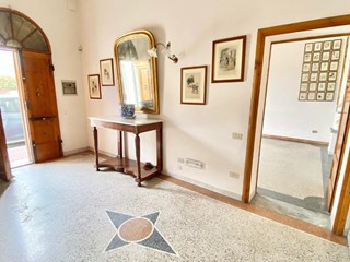 Ufficio in Affitto a Bientina, 500€, 60 m²
