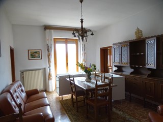 Casa Indipendente in Vendita a San Miniato, zona Scala, 200'000€, 300 m²