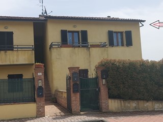 Quadrilocale in Vendita a Monte Castello di Vibio, zona Madonna Del Piano, 74'000€, 70 m²