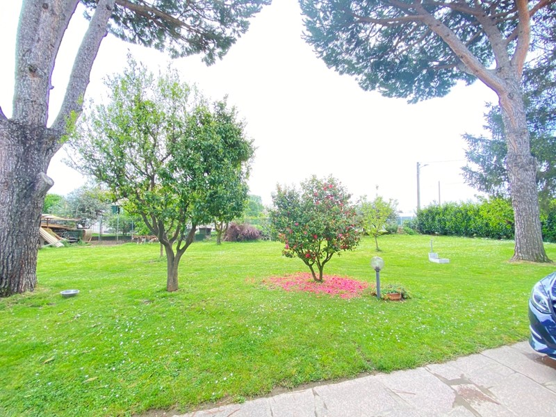 Casa Indipendente in Affitto a Pietrasanta, zona pietrasanta, 2'000€, 160 m², arredato