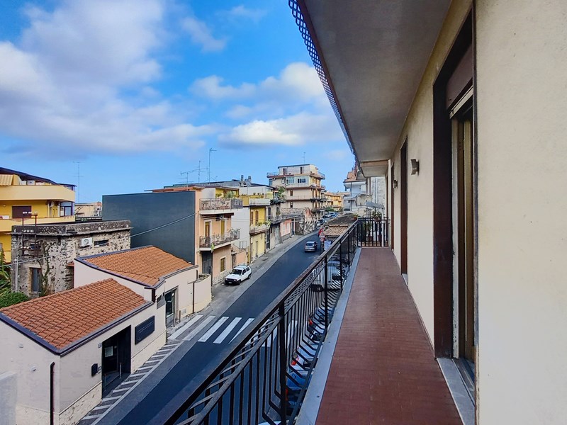 Quadrilocale in Vendita a Aci Catena, 67'000€, 95 m²