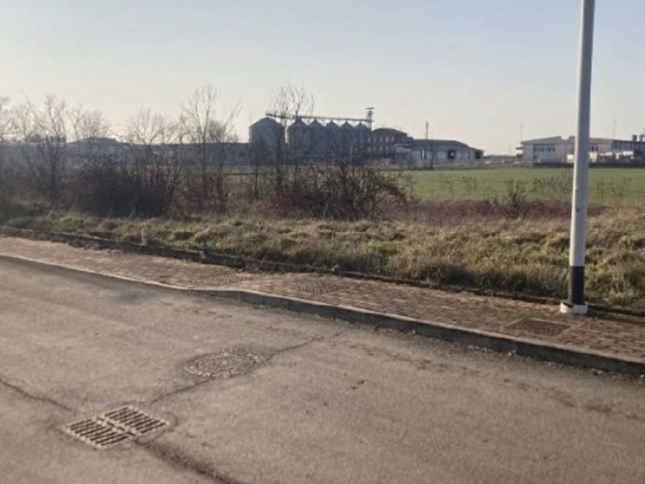Terreno edificabile in Vendita a Polesine Zibello, 16'612&euro;