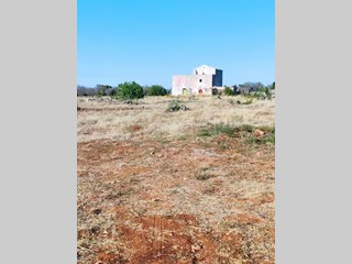 Casale in Vendita a Alessano, zona Serra Alessano, 210'000€, 220 m²
