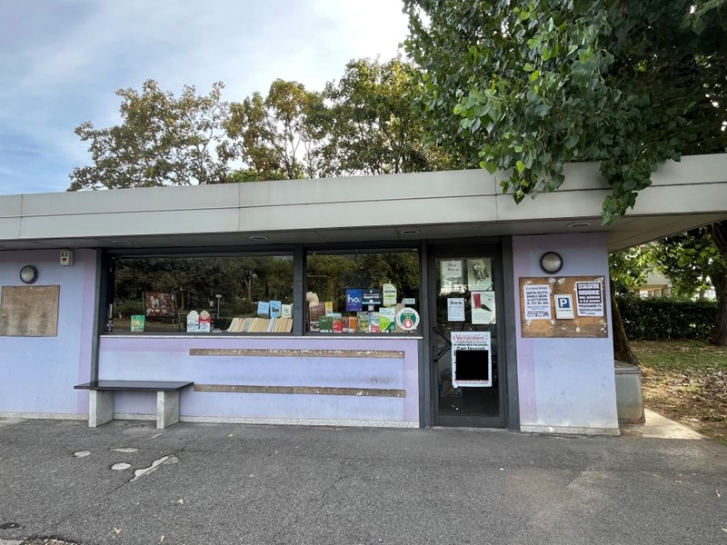 Attività commerciale in Vendita a Carrara, 25 m²