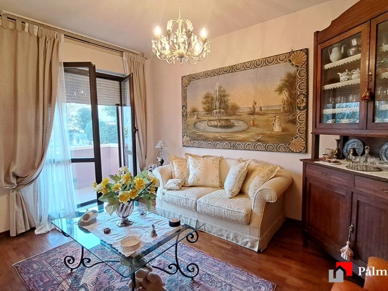 Casa Indipendente in Vendita a Pesaro, 270'000€,