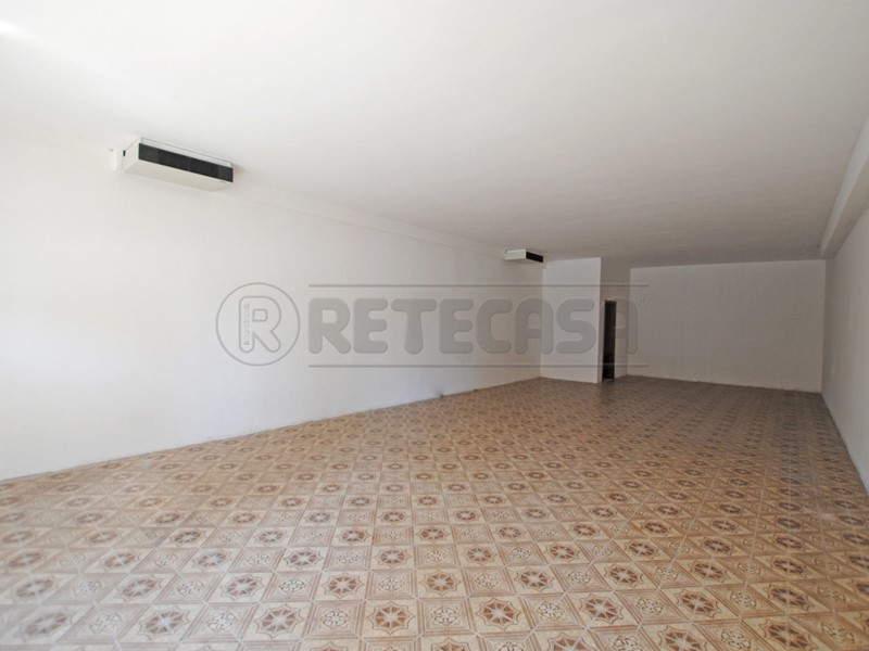 Immobile commerciale in Affitto a Cornedo Vicentino, 550€, 88 m²