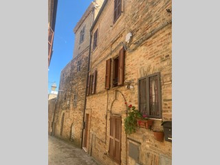 Casa Indipendente in Vendita a Cossignano, 195'000€, 210 m²