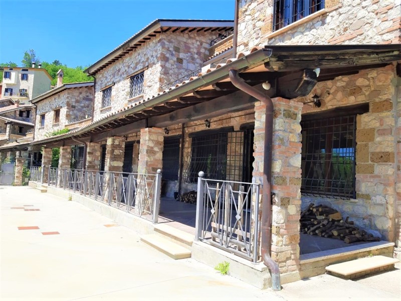 Casa Semi Indipendente in Vendita a Orvinio, 450'000&euro;, 450 m²