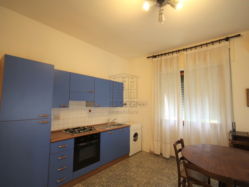 Villa in Vendita a Lucca, zona Sud, 330'000€, 220 m²