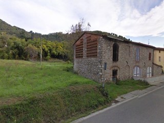 Casale in Vendita a Lucca, zona Maggiano, 75'000€, 139 m²