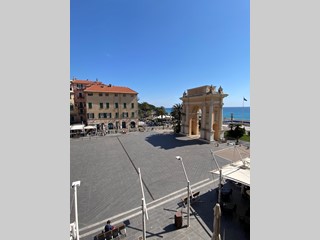 Monolocale in Affitto a Finale Ligure, 1'000€, 25 m², arredato