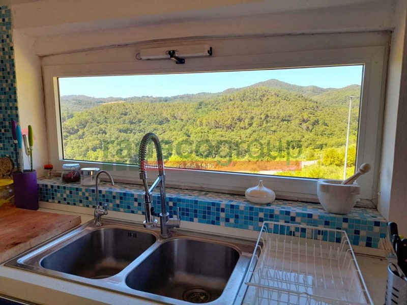 Casa Indipendente in Vendita a Collesalvetti, zona Colognole, 580'000&euro;, 200 m²